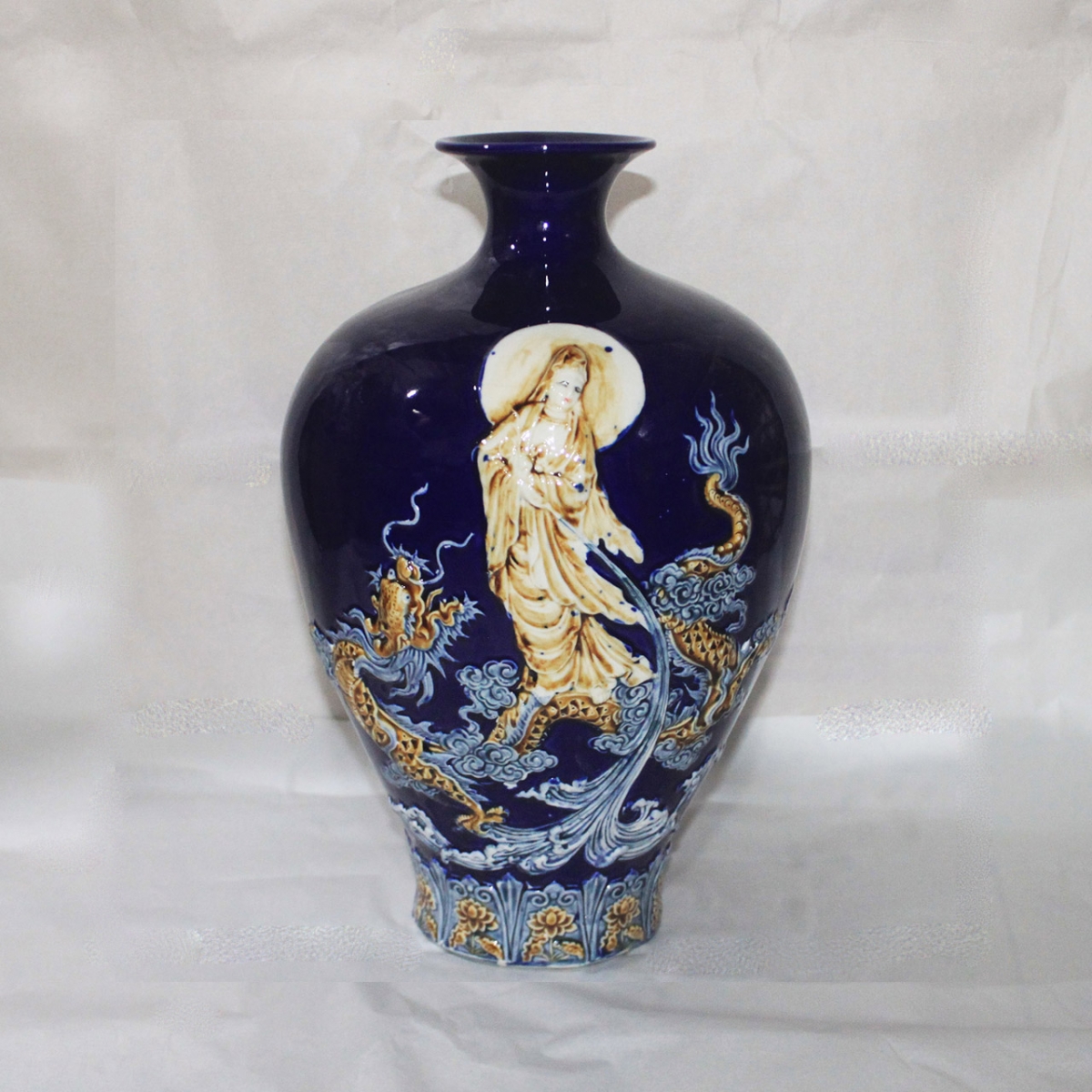 bình gốm phong thủy cho người mệnh thủy