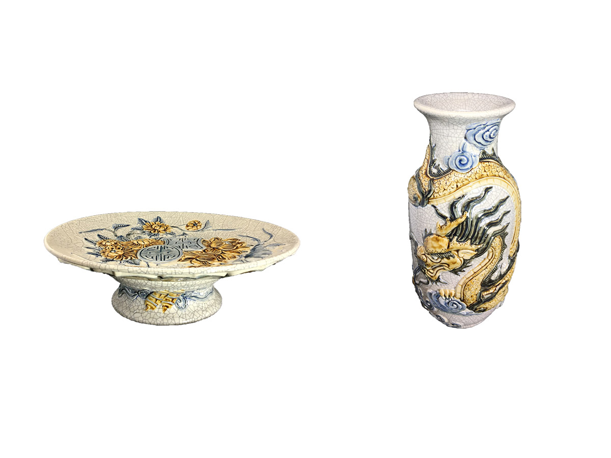 Binh hoa - dia qua tren ban tho gia tien