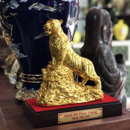 tuong manh ho dat vang