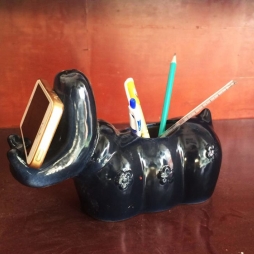 Tượng sứ hình Hà mã hà mã công tử đựng bút gác Smart phone