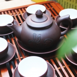 Bộ ấm trà tử sa chóp thư pháp chữ Thuận