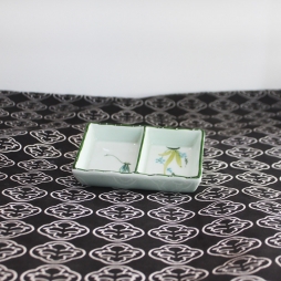 Khay sứ chữ nhật hai ngăn đưng gia vị Sen xanh (Trắng)