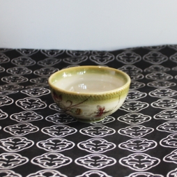 Bát mắm bé Men xanh rêu cổ vẽ Sen đỏ