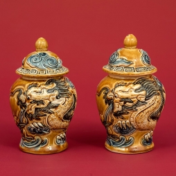 Choe cung gom su Hai Long