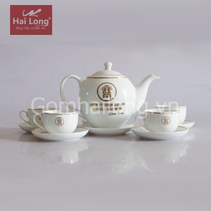 Bộ ấm bằng sứ vẽ chỉ dát vàng logo Đại An 800ml (Trắng)